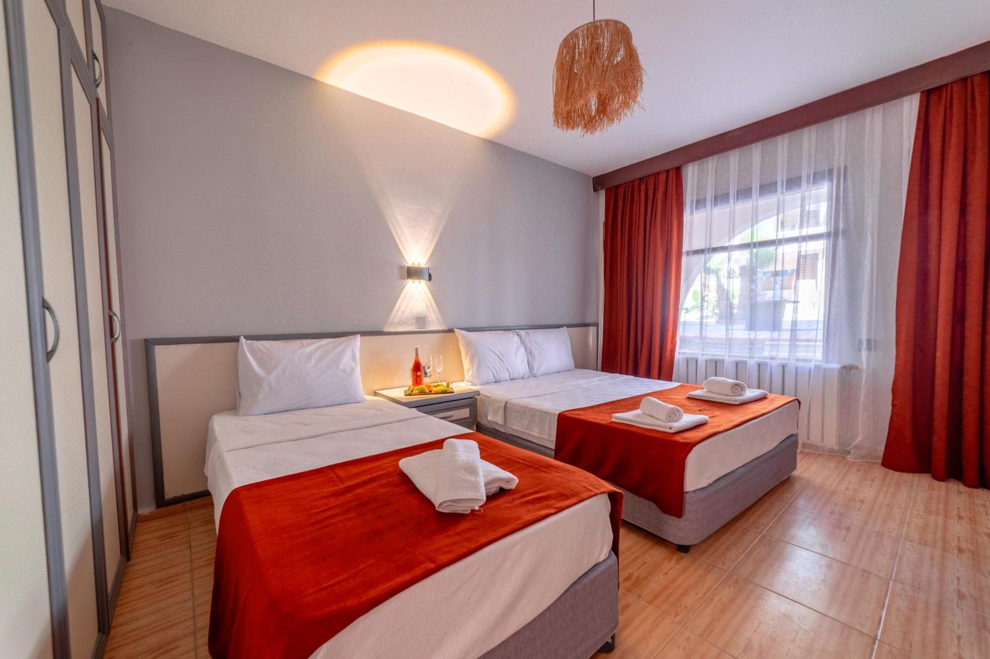 Club Aquarium Hotel & Spa Guvercinlik  Extérieur photo