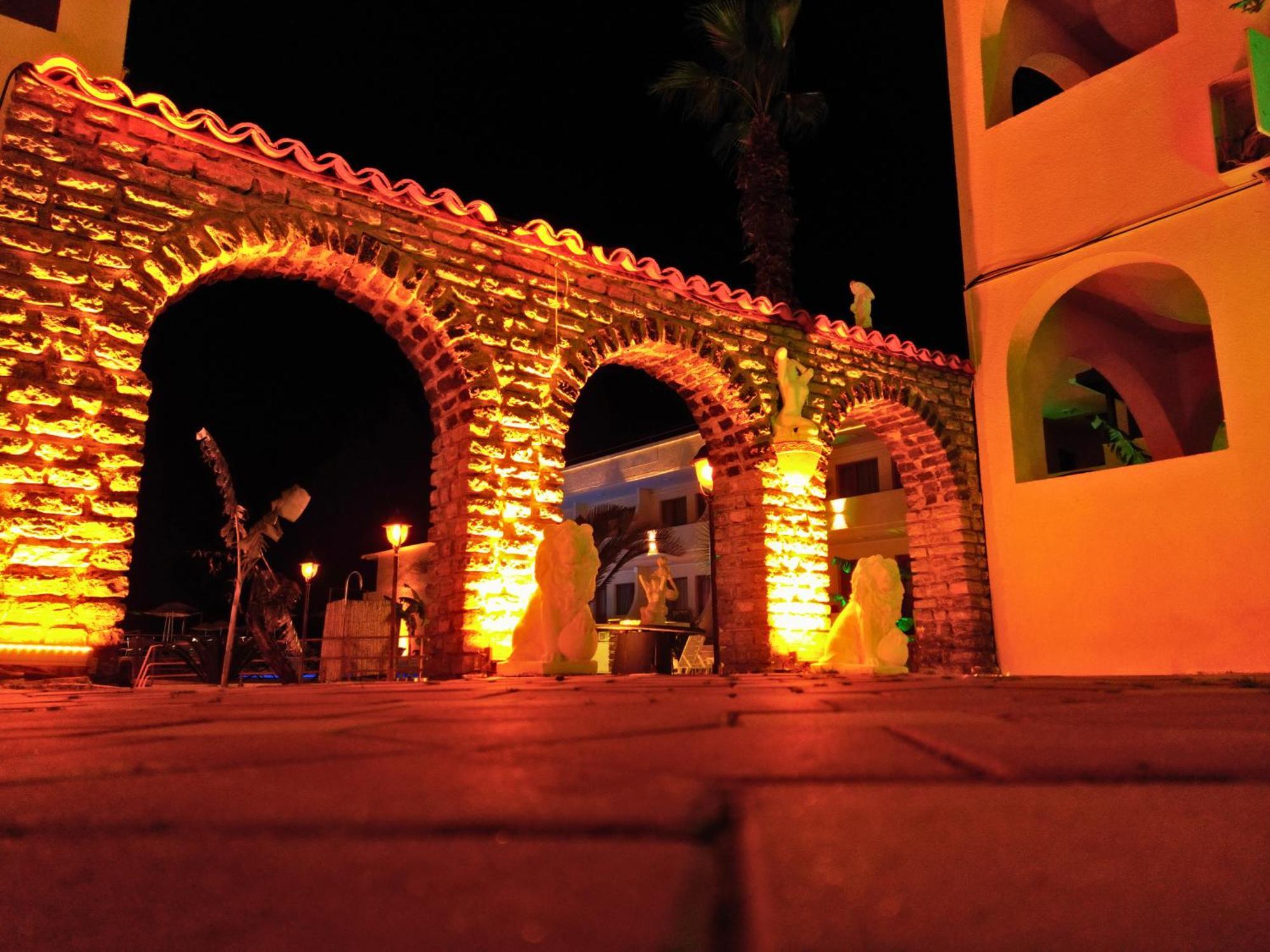 Club Aquarium Hotel & Spa Guvercinlik  Extérieur photo