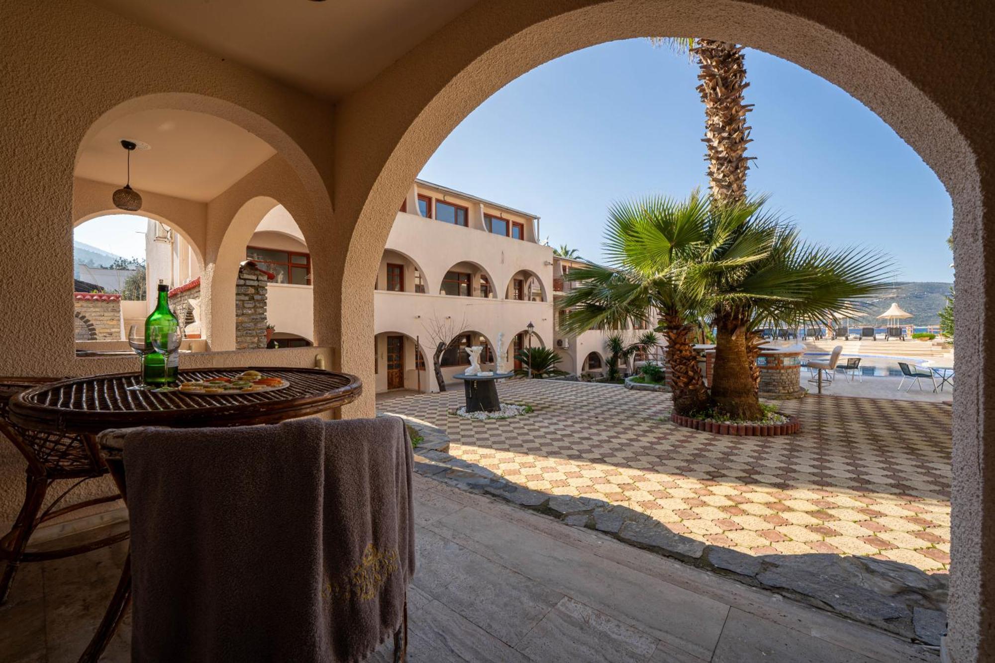 Club Aquarium Hotel & Spa Guvercinlik  Extérieur photo